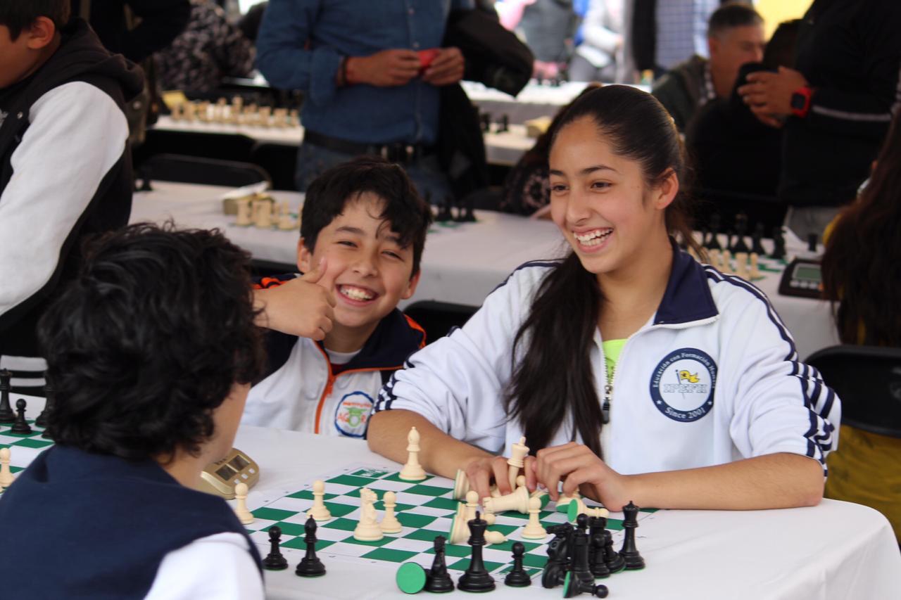 Numerosa participación de jóvenes en el primer torneo rápido de ajedrez en Toluca