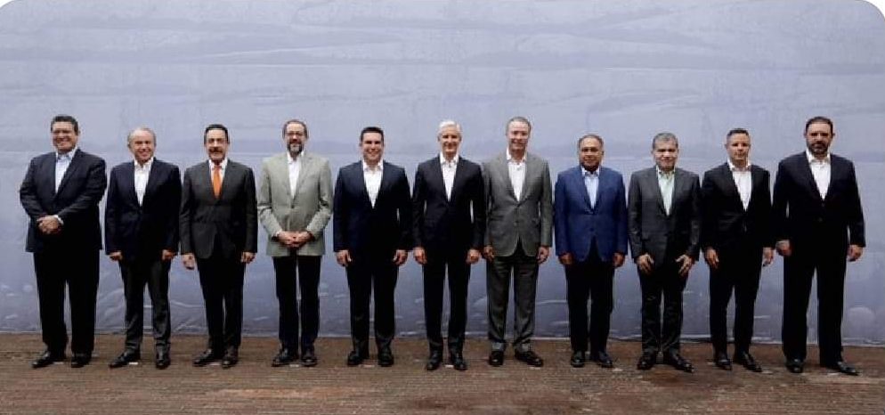 Alfredo del Mazo se reúne con gobernadores priistas de todo el país.