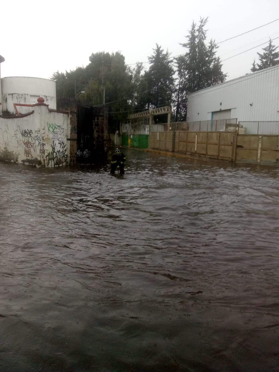 Lluvias provocan fuertes inundaciones en Toluca