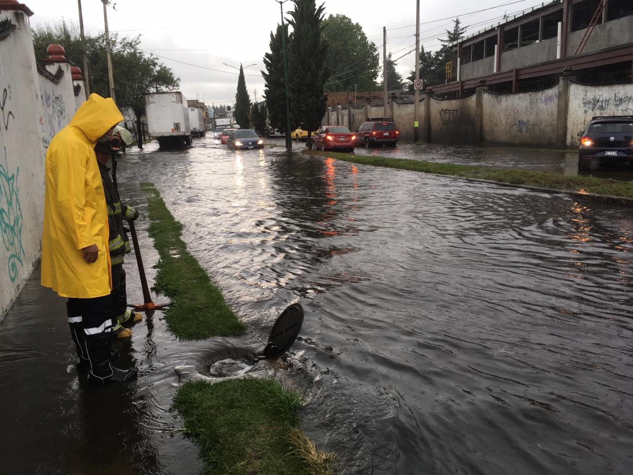 Atienden inundaciones con Operativo Neptuno en Toluca