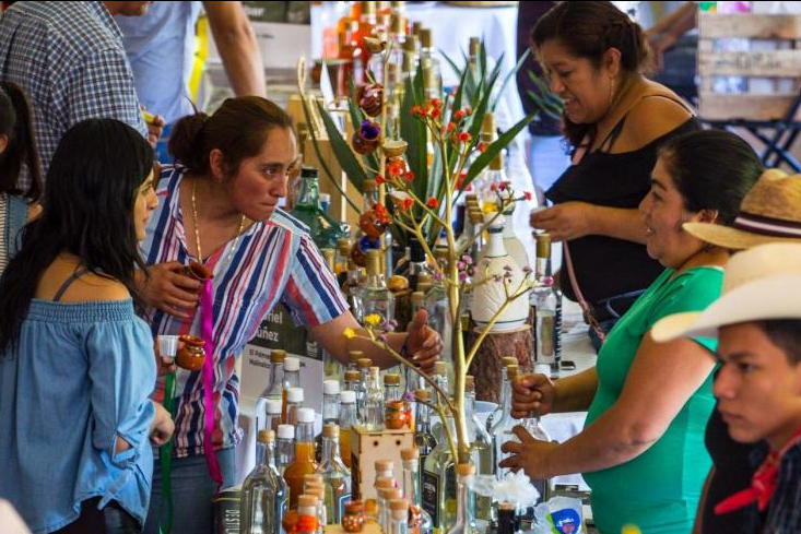 Realizaron primer Tianguis del Mezcal mexiquense