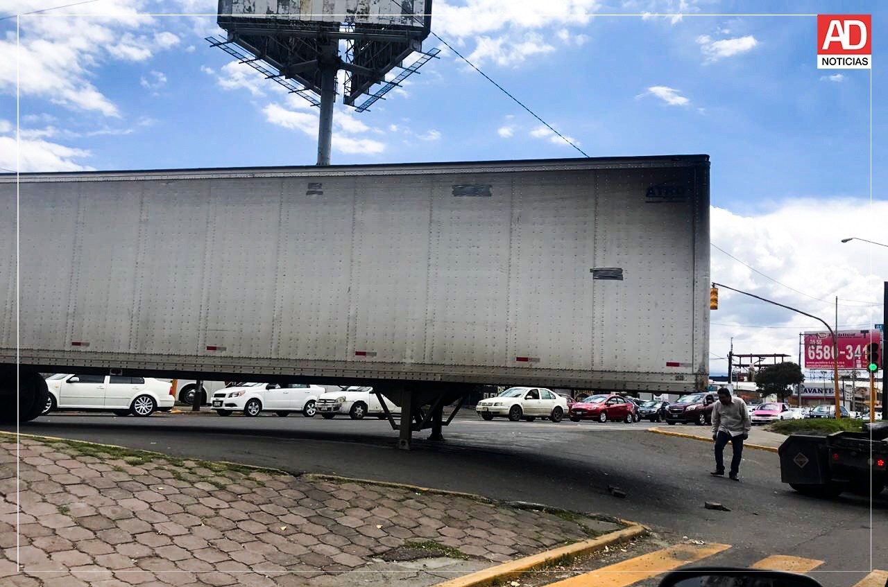 Se desprende caja de trailer