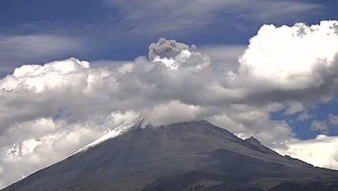 El volcán Popocatépetl continua con actividad moderada de vapor de gas y ceniza