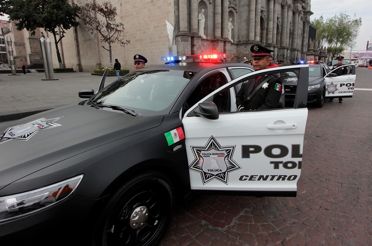 Fortalece Toluca su policía después de 10 años con aumento de salario y equipamiento