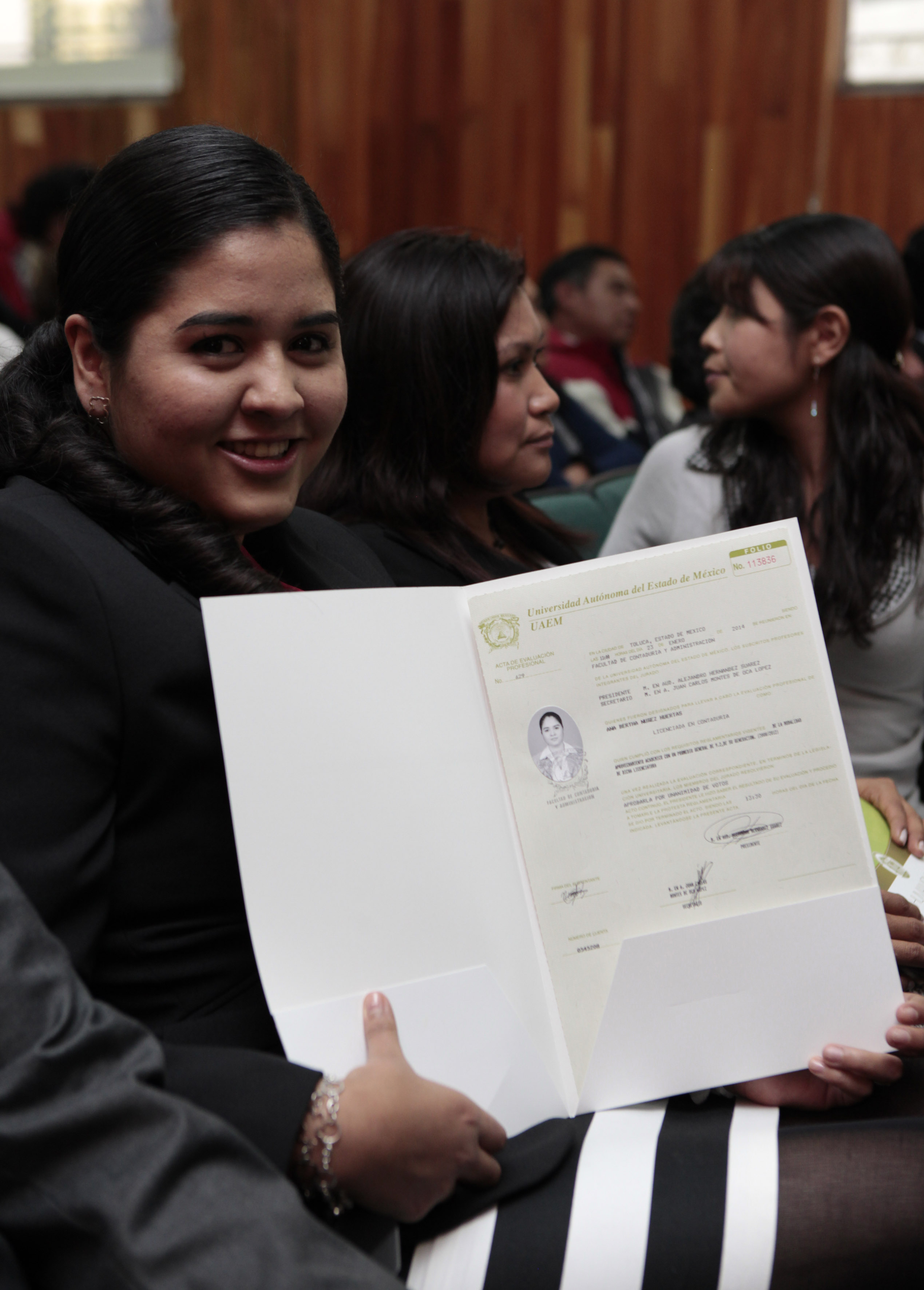 UAEM cambia material del título profesional para agilizar trámite