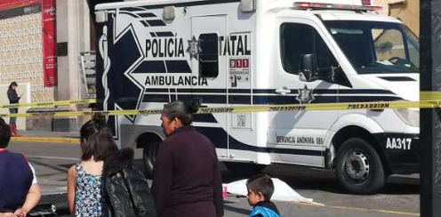 Mujer muere atropellada por camión