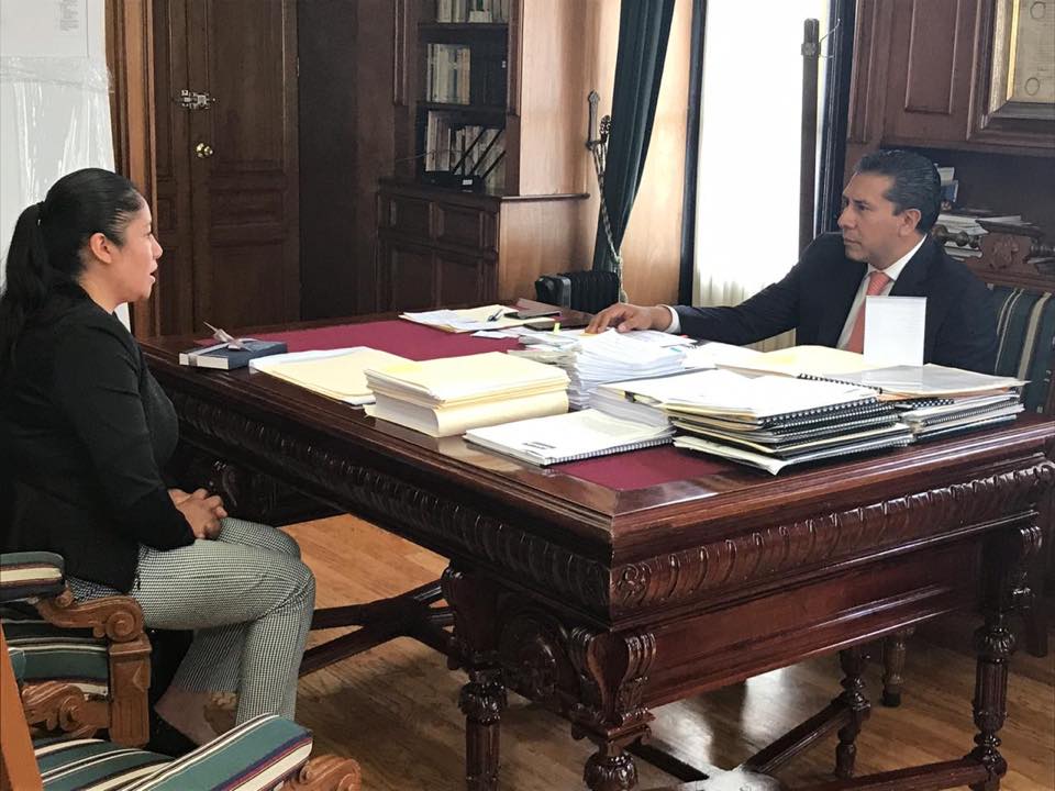 Paloma bombero de Toluca y respostera en Lusso Cafe