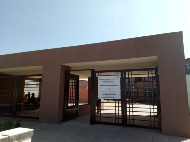 Con 7 días perdidos de clases siguen negando apertura de secundaria en Toluca