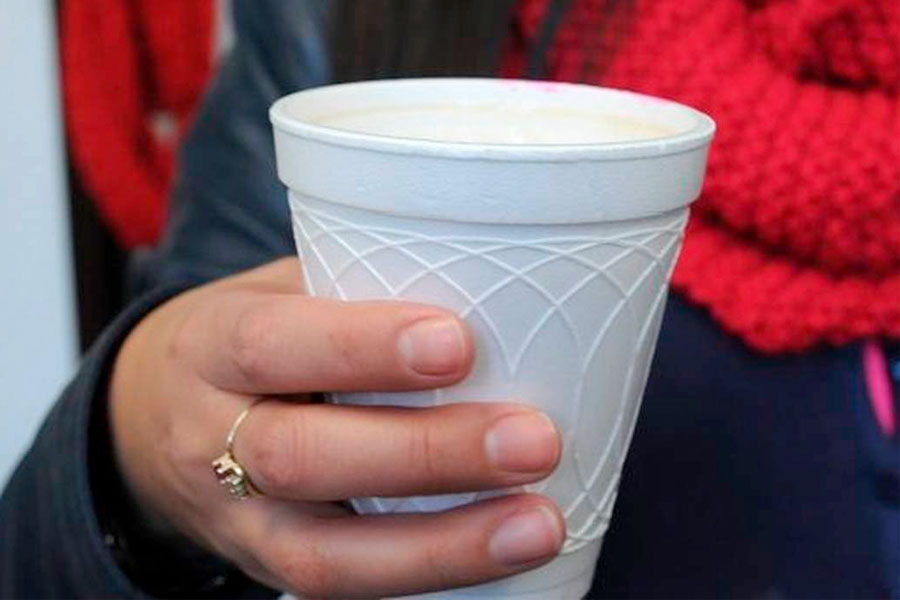 Se resisten plásticos de un solo uso a desaparecer en Toluca