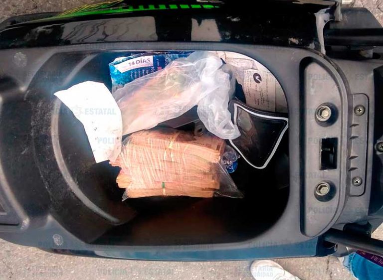 Detienen a individuos con 400 mil pesos en Toluca