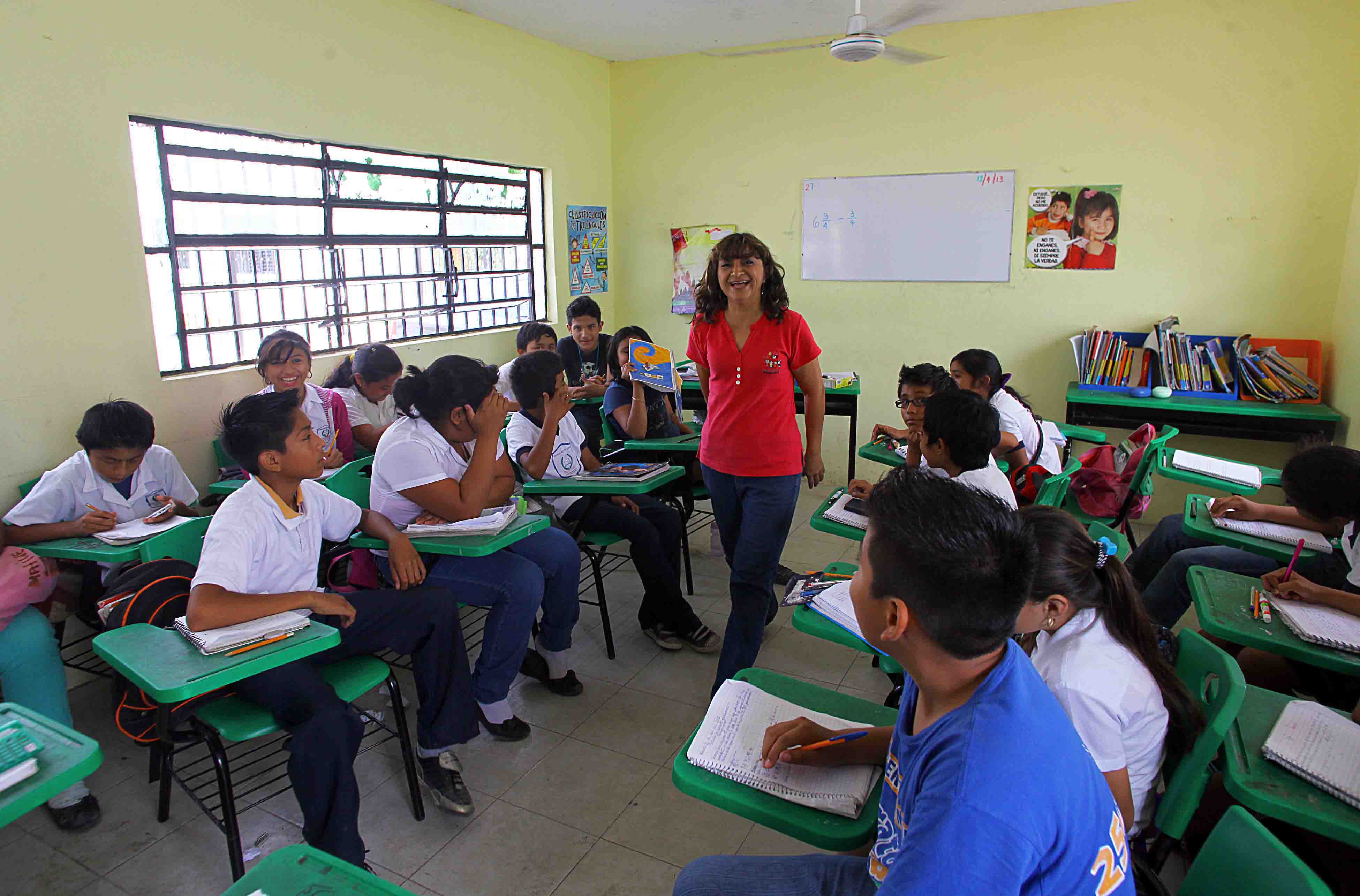 Docentes de nivel primaria del Estado de México no reciben pago desde hace 4 meses