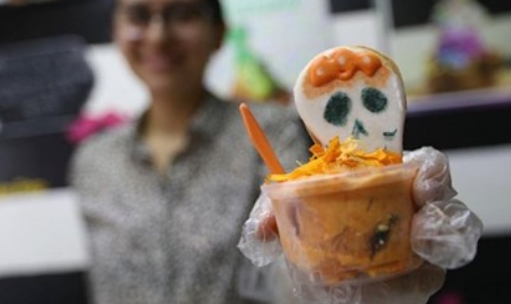 Nieves de cempasúchil y pan de muerto en Toluca