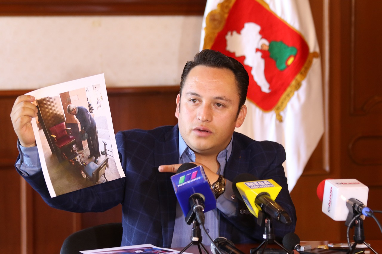 Octavo Regidor de Toluca ofrece apoyo a los boleros del centro de la ciudad