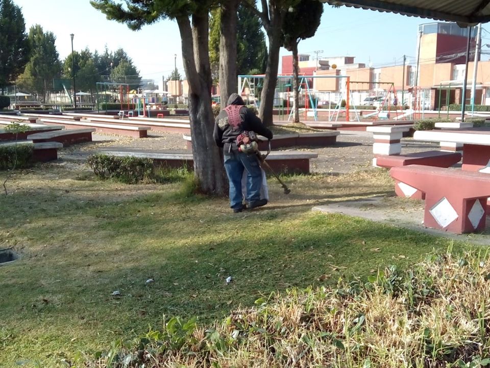 Continúan trabajos de limpieza y rehabilitación de espacios públicos de Toluca