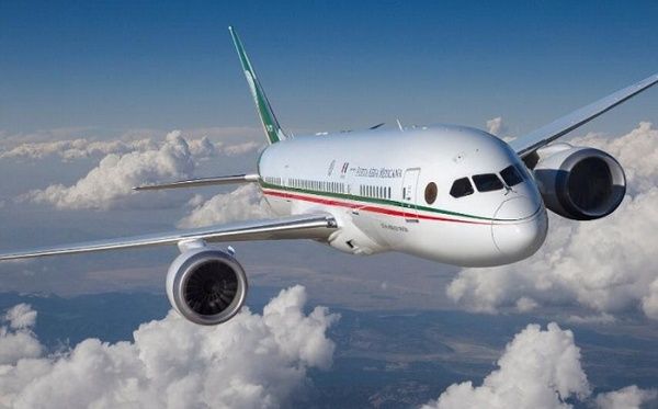 AMLO presenta diseño del boleto para rifa de avion 1