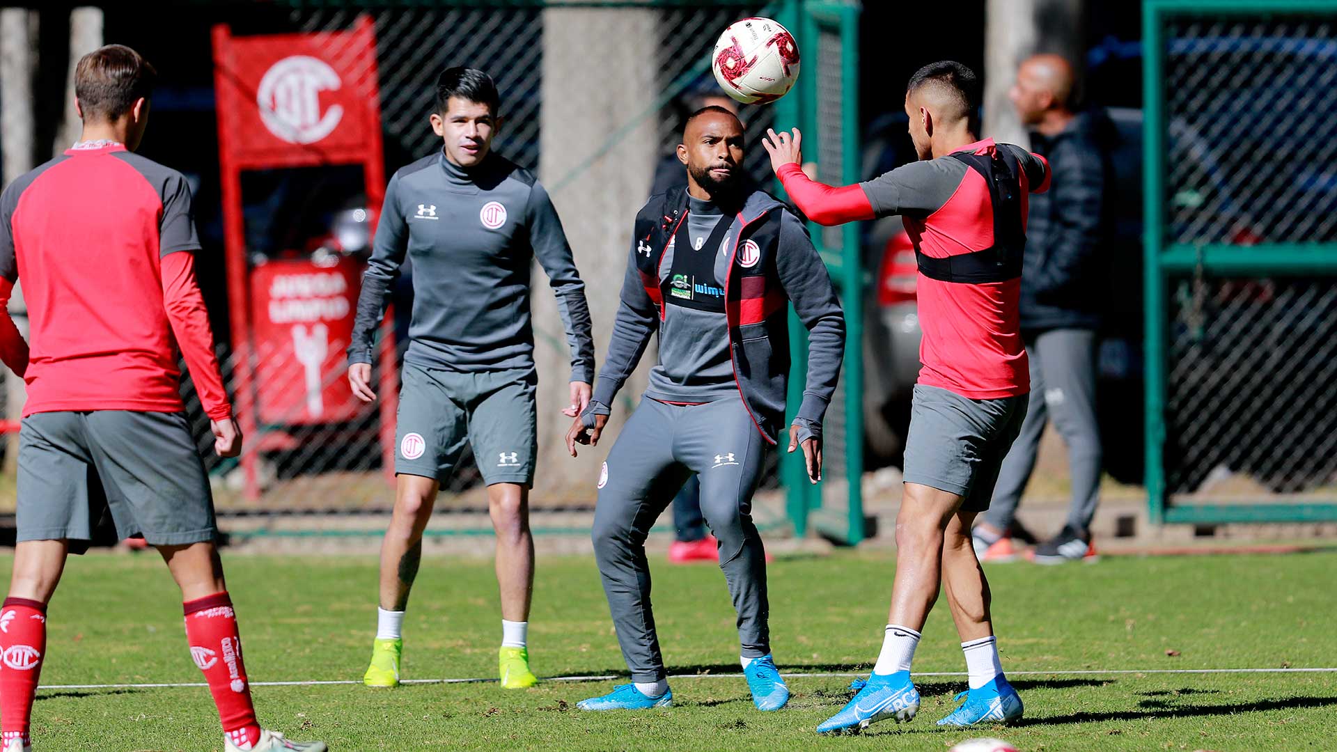 Toluca vs Cruz Azul entrenamiento