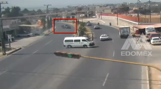 Cámaras del C5 del Estado de México captan aparatoso accidente
