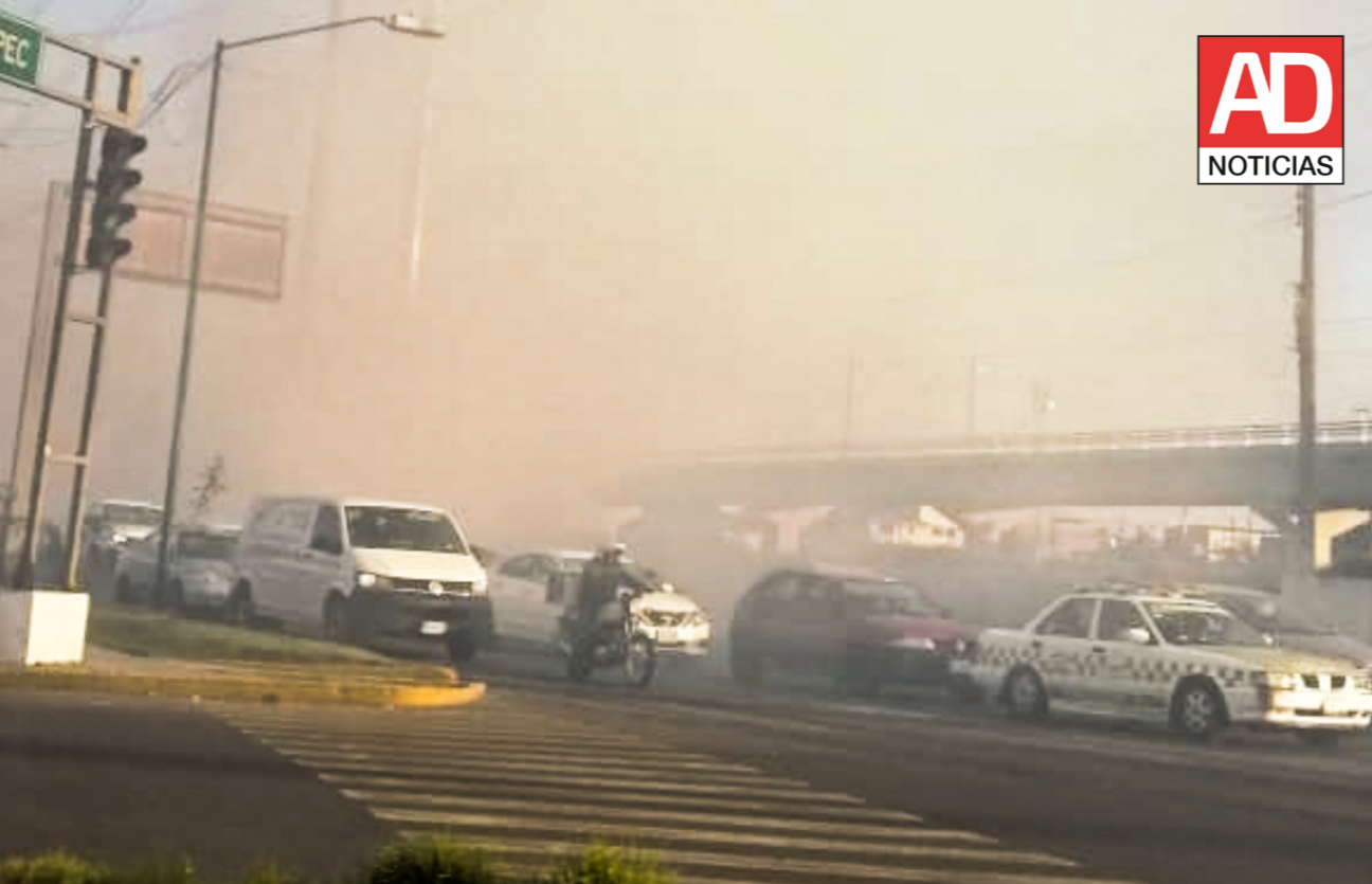 Incendio en Av. Las Torres y Venustiano Carranza Toluca