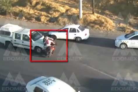 (Video) Cámaras del C5 EdoMéx captan fuerte accidente en Lerma