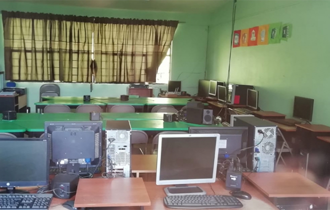 se roban computadores en primaria de metepec