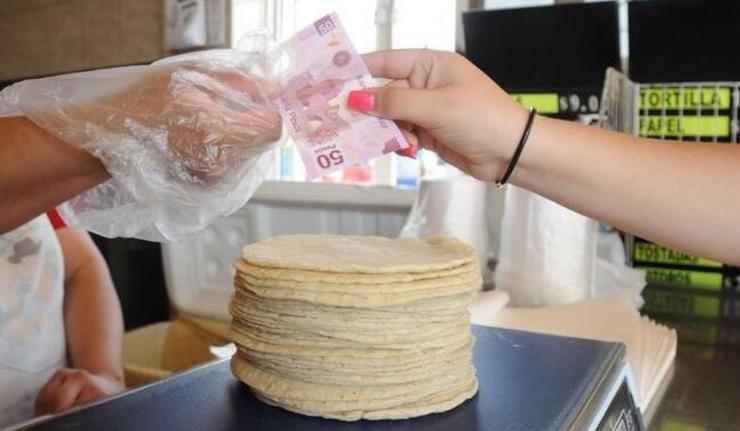 Sube el precio de la tortilla en México