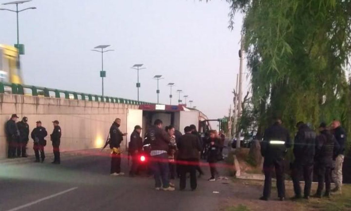 Aparece hombre decapitado con narcomensaje en Tenango del Valle