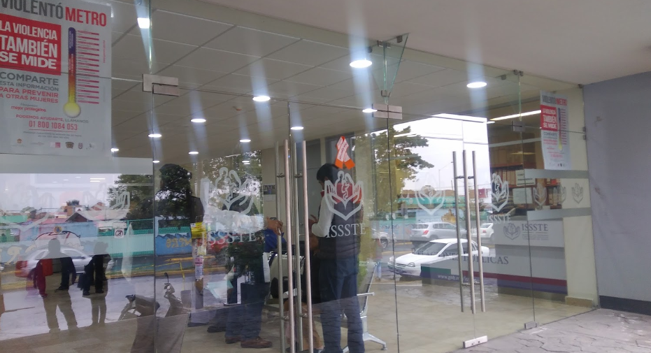 Mujer escupe a personas diciendo que tiene Coronavirus en ISSSTE de Toluca