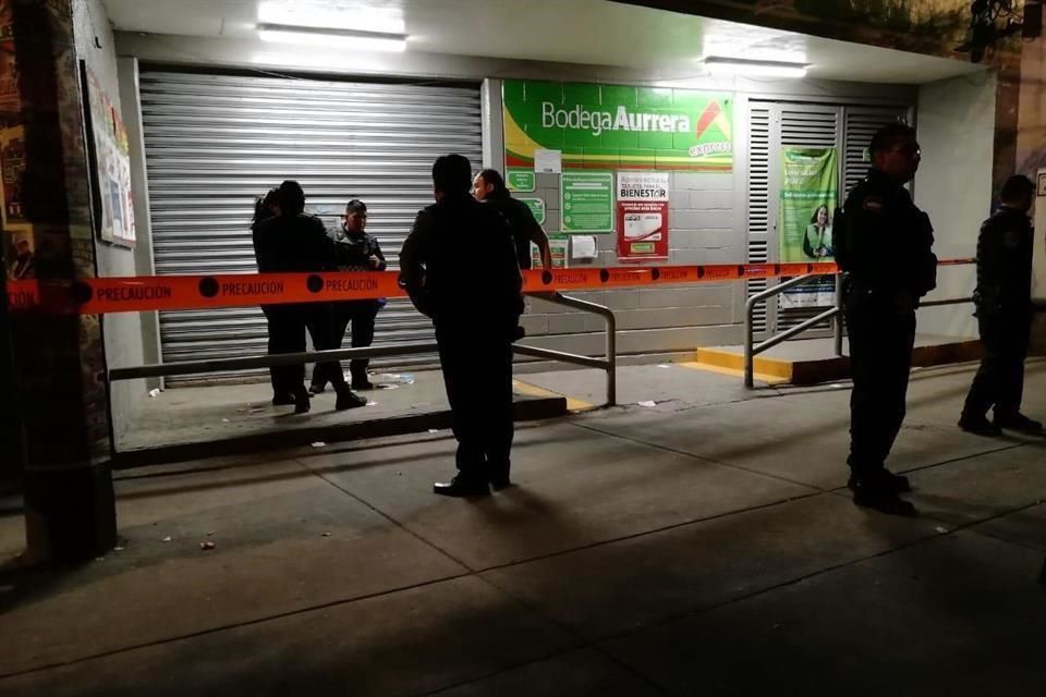 Delincuentes saquean Bodega Aurrera en Almoloya de Juárez