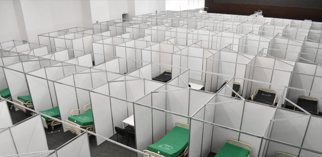 EdoMex adapta auditorios para descongestionar hospitales que atienden a pacientes de coronavirus