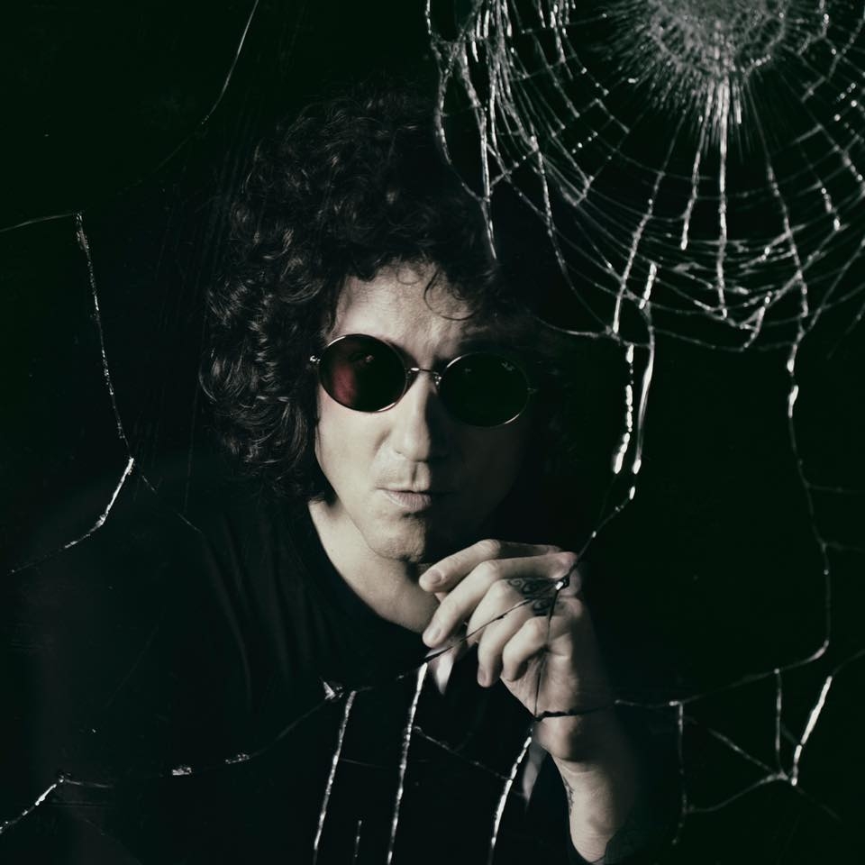 Enrique Bunbury reprograma su concierto en Toluca