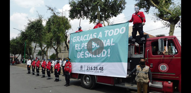 VIDEO || Se vuelve viral homenaje a MÉDICOS que luchan contra el coronavirus en Toluca