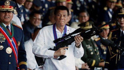 Presidente de Filipinas ordena matar a quien salga de casa durante la cuarentena