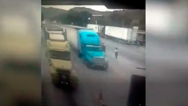 Trailer se queda sin frenos como de película