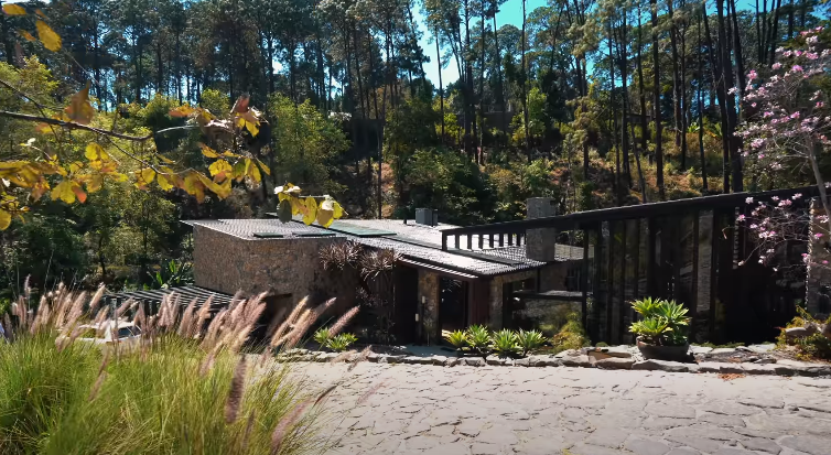 Así se ve una cabaña de 90 millones de pesos en Valle de Bravo