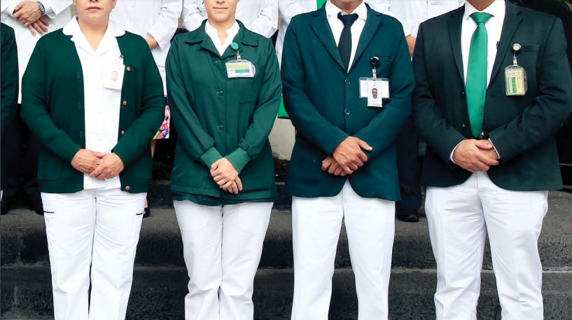 Lanzan huevos a personal médico por atender a infectados de coronavirus.