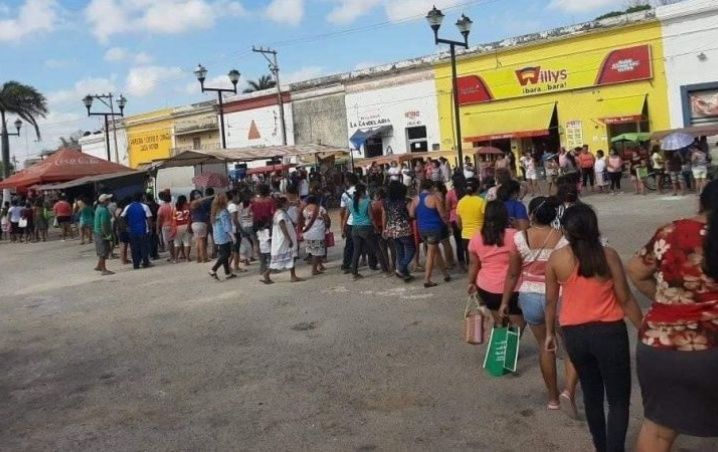 En Yucatán salen de cuarentena para comprar pollo a $10.00 pesos