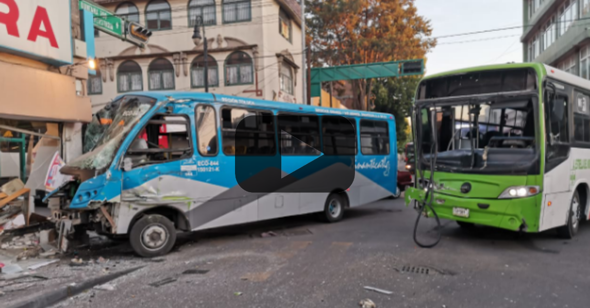 VIDEO: Choque en Villada y Gómez Farías