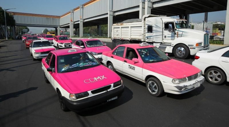 Apoyo de 25 mil pesos a taxistas y meseros