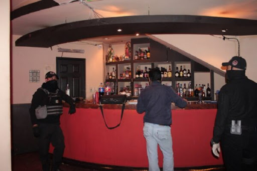 Cierran bar que operaba en plena contingencia