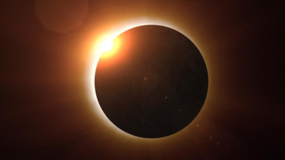 Impresionante-eclipse-solar-en-vista-de-360