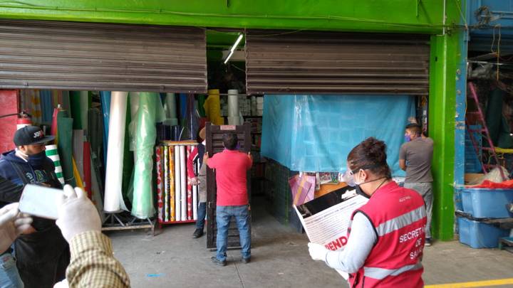 Negocios «No Esenciales» son cerrados en Central de Abastos de Toluca