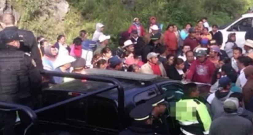 Mujer acusa de violación a taxista para no pagar servicio en EdoMéx e intentan lincharlo