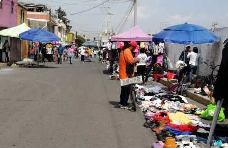 Tianguis «El Piojito» y puestos de comida operan con normalidad en Toluca pese a Covid-19