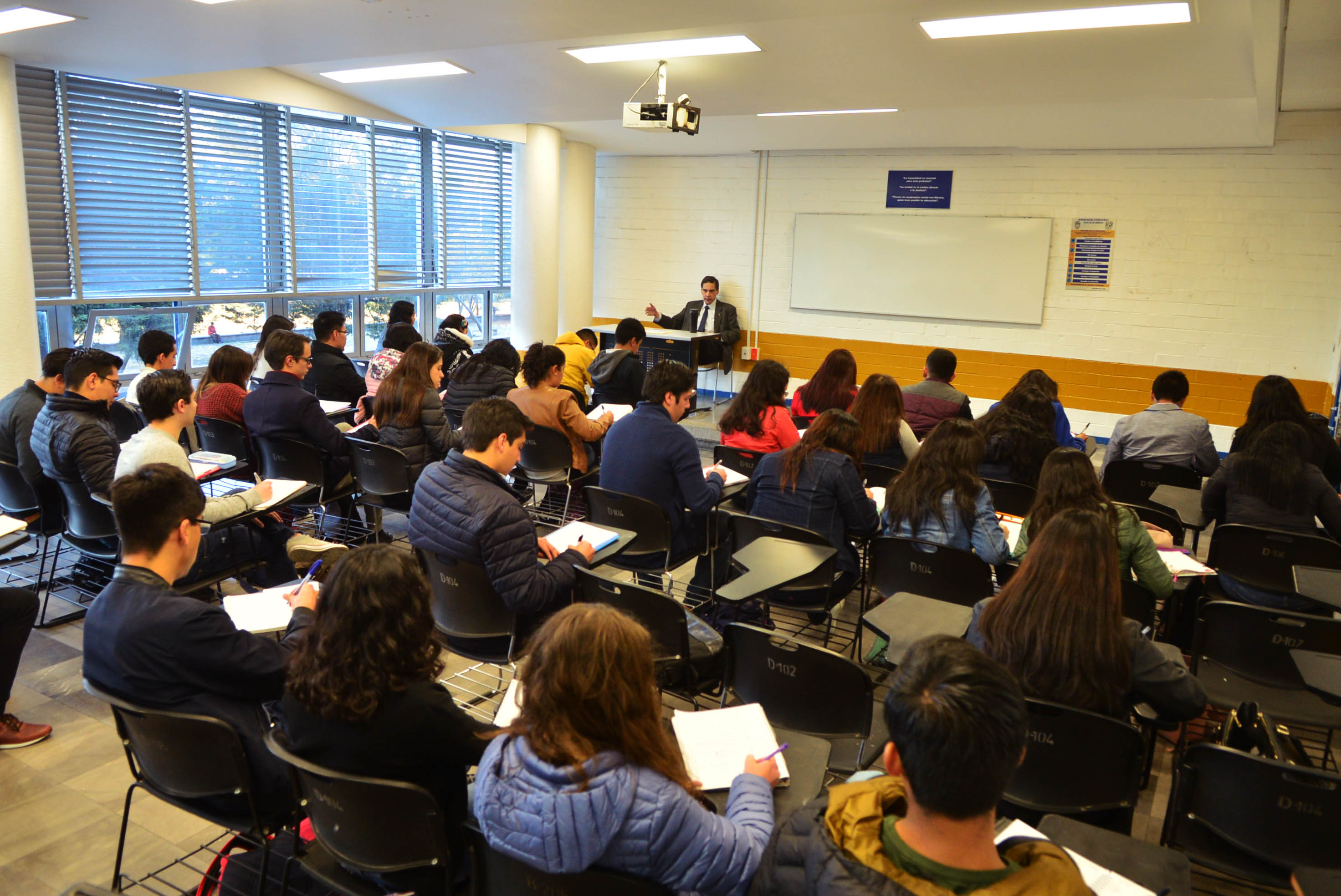 unam-reducira-al-50-la-capacidad-de-estudiantes-en-salones-de-clases3