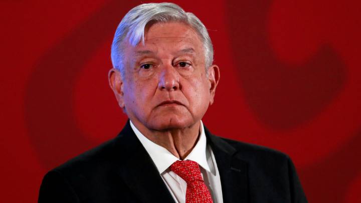 Como parte de las medidas del plan de austeridad, el presidente de México, Andrés Manuel López Obrador (AMLO) y funcionarios públicos anunciaron que donará el 25% de su sueldo.