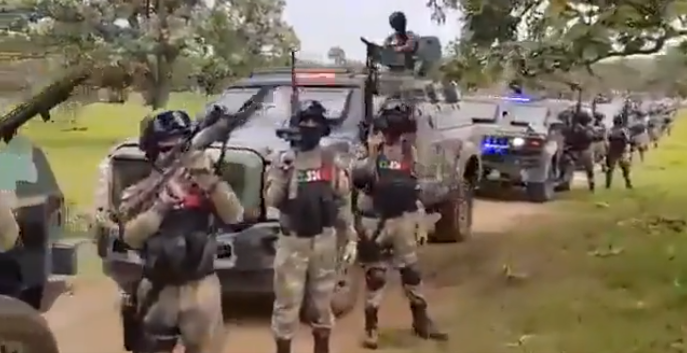 somos-gente-del-senor-mencho-cjng-exhibe-arsenal