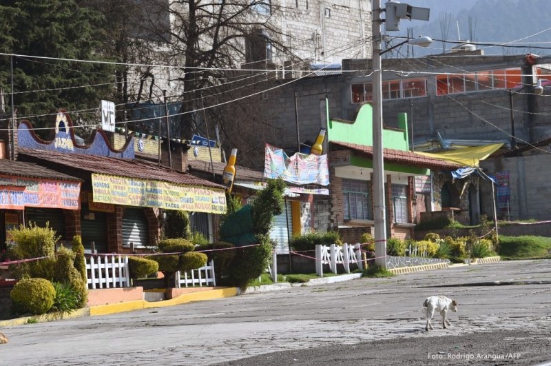Durante el día domingo, personal sanitario se dio a la tarea de realizar una inspección general en todos los locales de alimentos de La Marquesa.