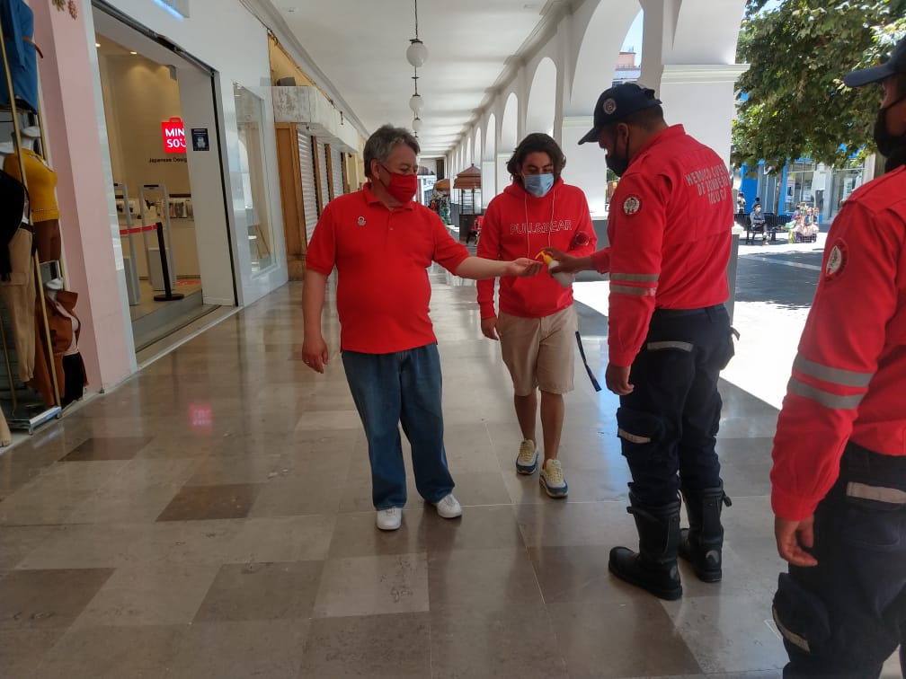 Toluqueños-ya-empiezan-a-usar-el-cubrebocas