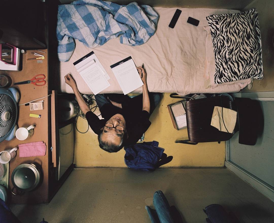 Seguramente la época de confinamiento te resultó una pesadilla, ahora imaginate vivir en una vivienda de solo 4 metros cuadrados.