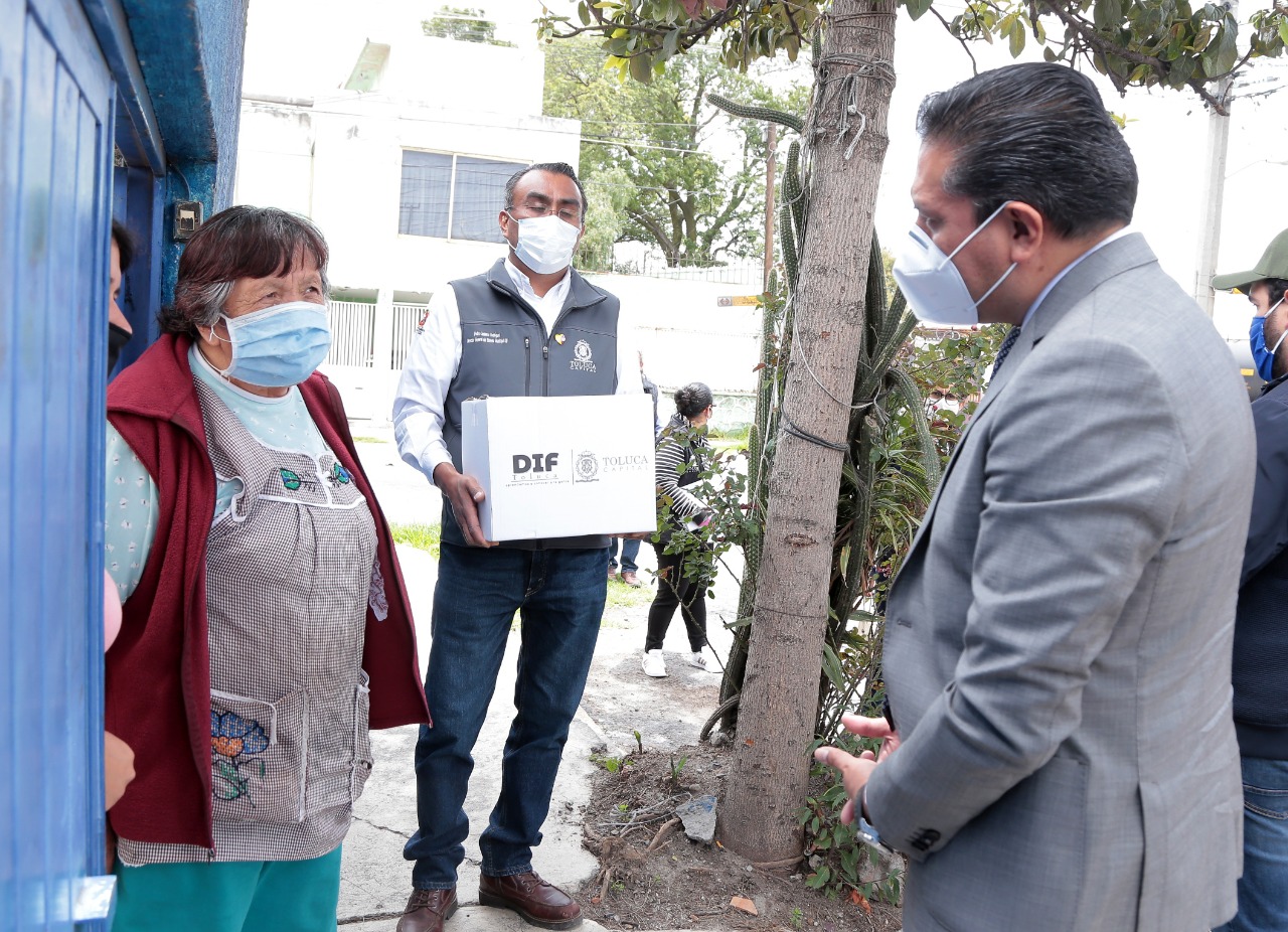 Encabeza JRSG entrega de paquetes alimentarios a sectores vulnerables